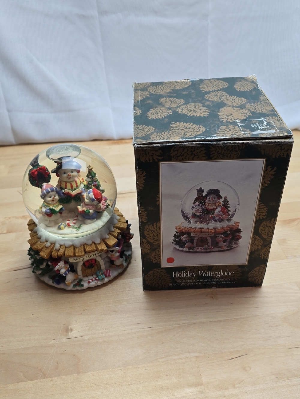 Holiday Snowman Musical Water Globe / Snow Globe - We Wish You A Merry Christmas